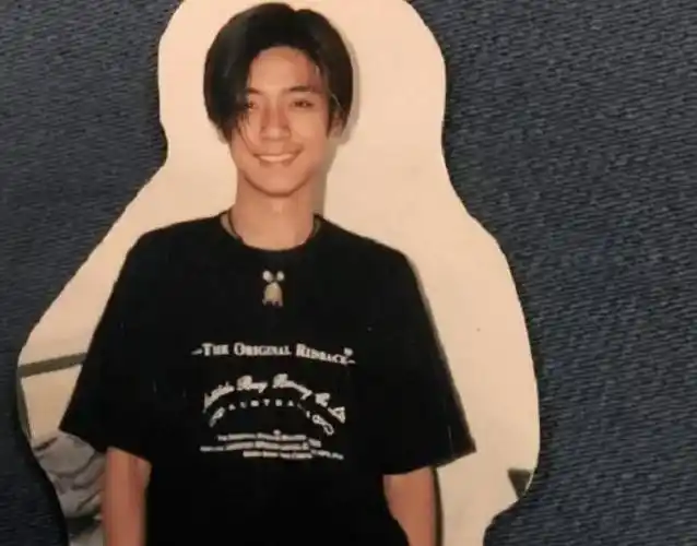 现在再看罗志祥年轻时的照片,不禁让人感叹:红着红着眼圈就黑了|娱乐