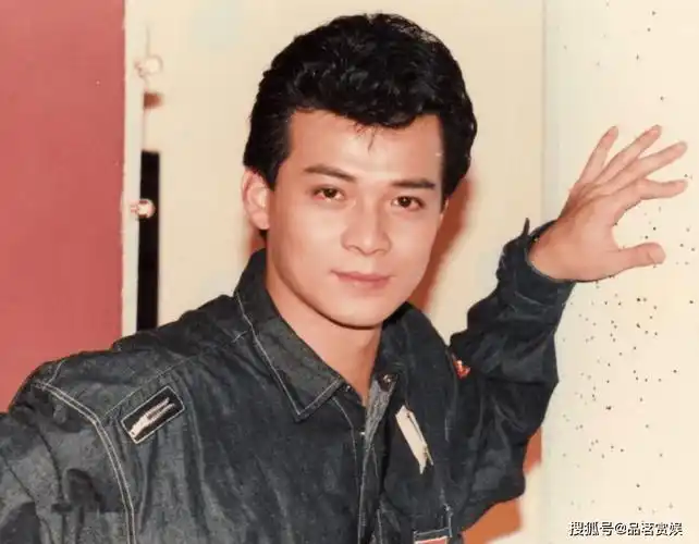 演员黄日华:演员妻子因病离世快4年了,他的选择和坚持让人泪目_成为了