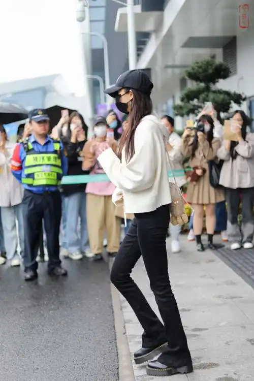 杨幂女大学生穿搭##杨幂私服