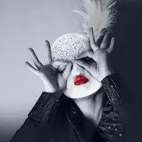 带面具的头像女生霸气短一点【点击鼠标右键下载】