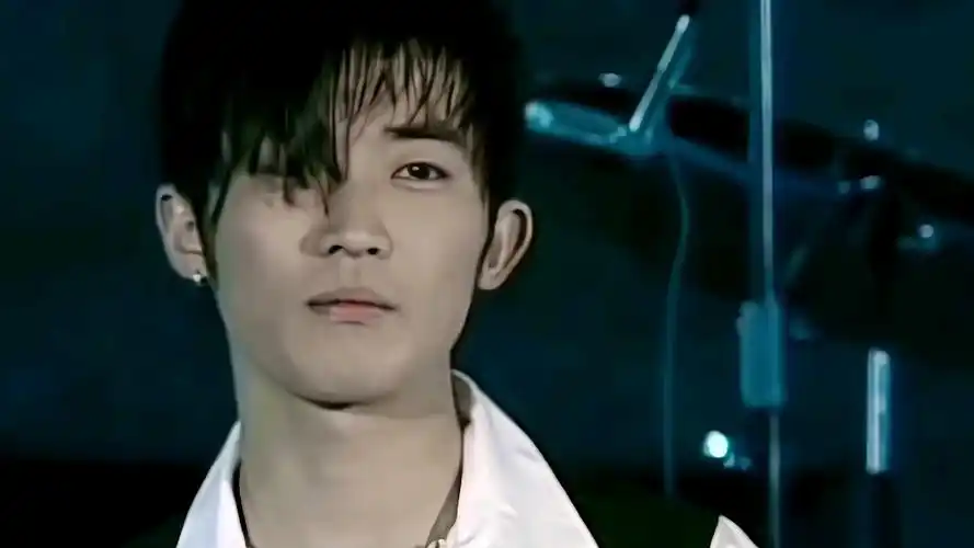 安在旭28年颜值变化,真正的韩流鼻祖,还记得那年的小民哥吗?