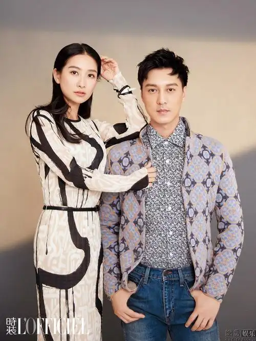 日前,陶昕然和老公何建泽一起为时尚杂志《时装》拍摄了一组时尚写真.