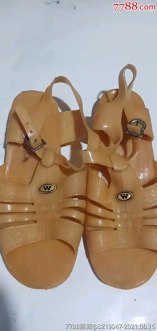 90年代怀旧凉鞋