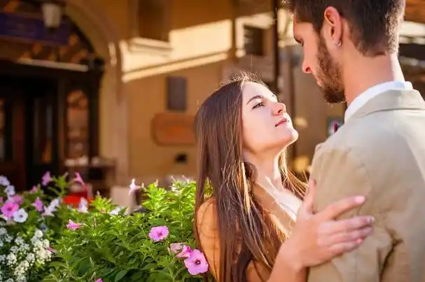 两性关系中,除了生理需要,男人更想要得到女人这3样东西(生理需求的五