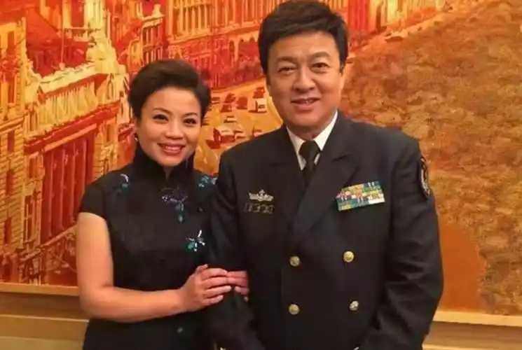 歌手张也:55岁未婚未育,和"男闺蜜"吕继宏神仙友情让人羡慕!