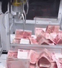 现在抓娃娃机都这么风骚了,哈哈哈