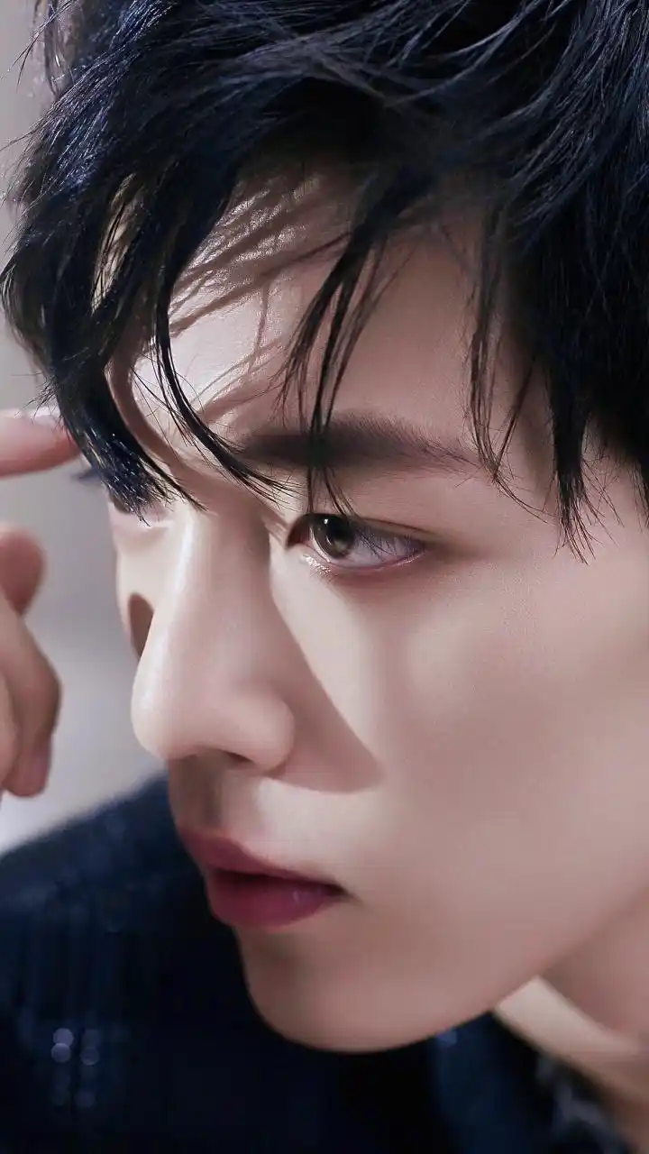 向全世界安利肖战# 哇哦,肖战的眼神充满了太多太多的情愫了吧,盏的