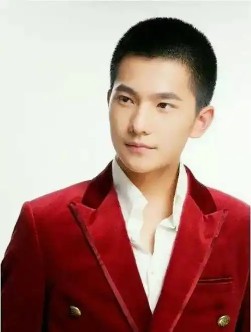 板寸才是检验帅哥的唯一标准,娱乐圈男明星彭于晏,吴亦凡,杨洋,赵又廷