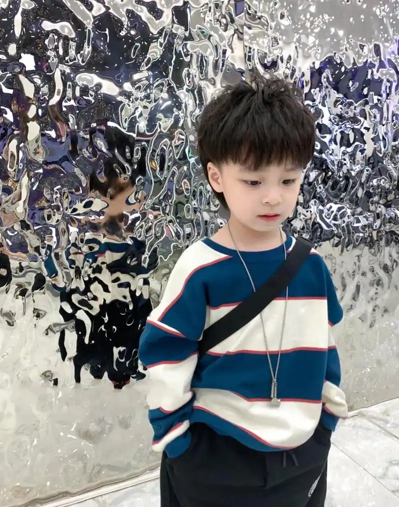 发型|这又奶又拽的小男孩9699 秋季穿搭最实用的还是卫衣裤 潮酷