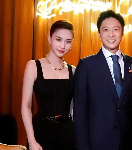 澳门那一晚霍启山与何超琼何超莲合影同框霍启山何超莲超般配