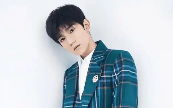王源音乐才子与公益之星多才多艺的青春偶像