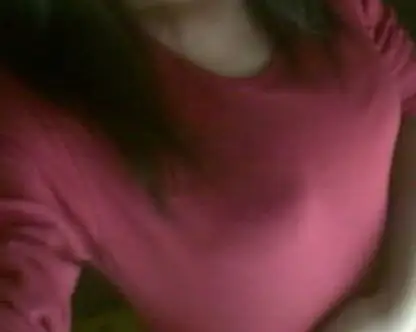 这个女生从胸发育看是多少岁的呢?有多少罩杯呢?胸围呢?算大么?