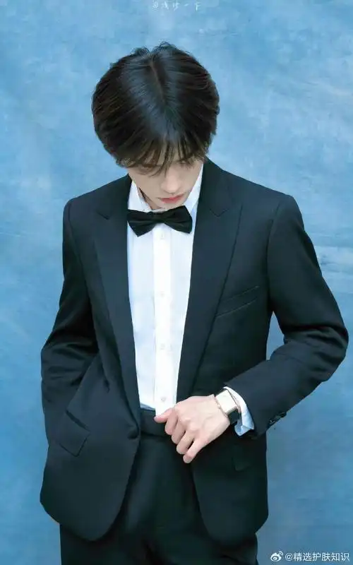 易烊千玺 新的一年愿大家好运常在