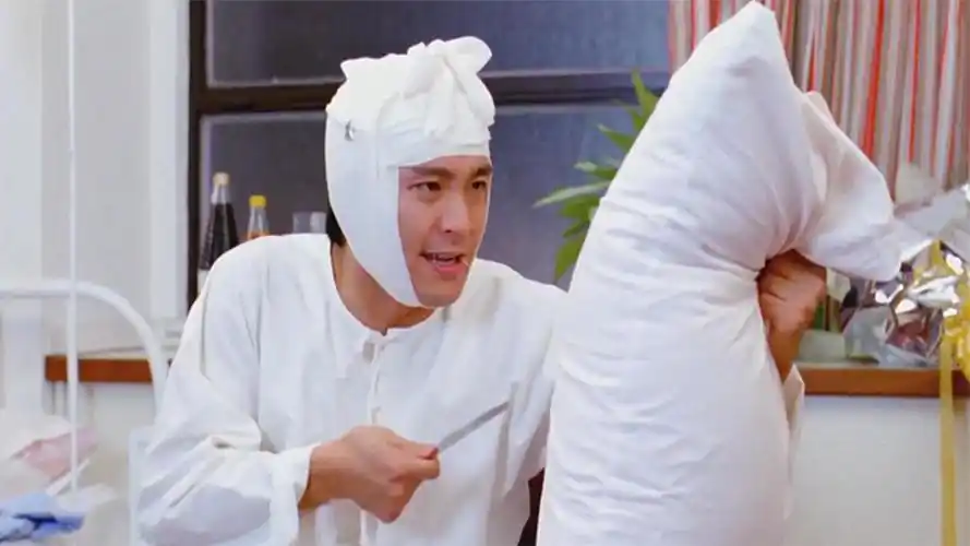 星爷爆笑现场:扮演神经病这段,当时剧组都笑趴了,不愧是喜剧王