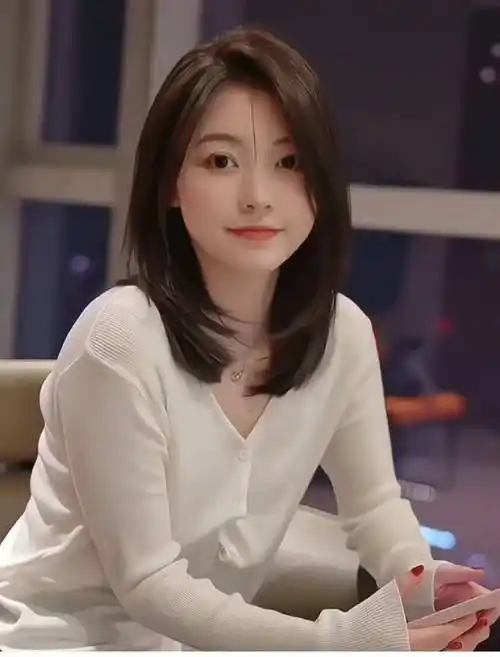 发型长度选择长度是选择发型的重要因素之一:对于圆脸而言,长发和中