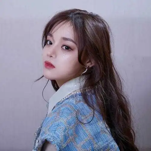 2023气质女头像高冷