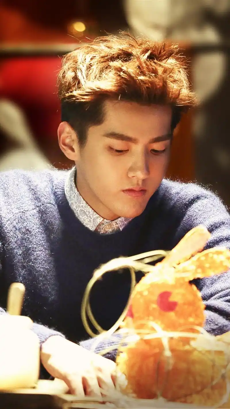 吴亦凡致青春2剧照手机壁纸吴亦凡致青春2帅哥剧照壁纸