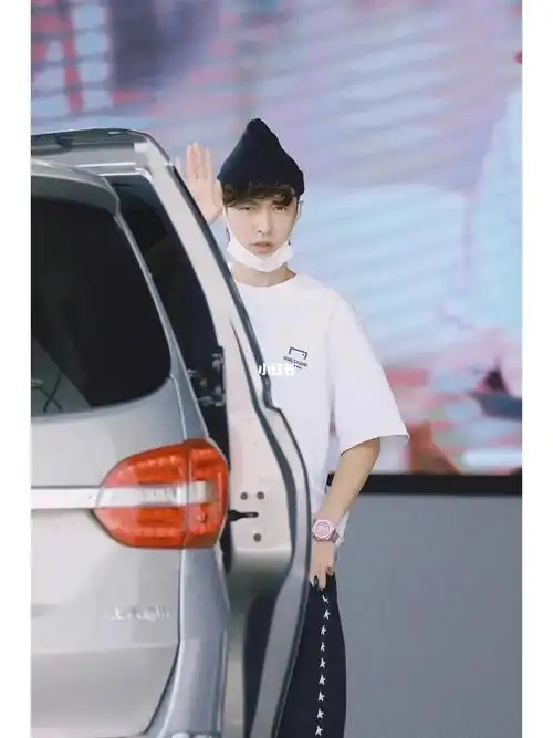 张艺兴同款超爱78