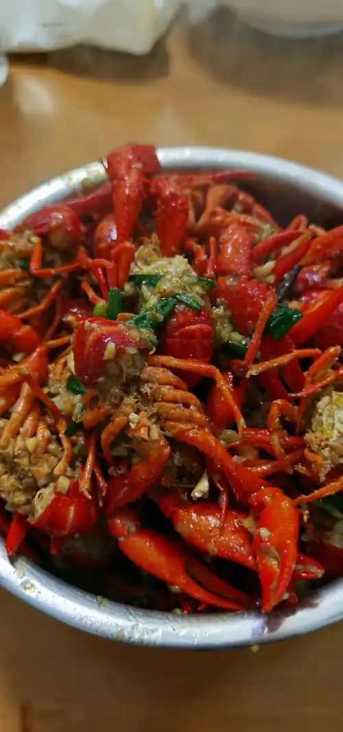 正宗蒜蓉小龙虾的做法(香辣小龙虾的做法 最正宗的做法) - 穷游网