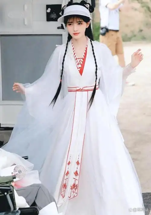 鞠婧祎花戎仪式红白汉服,仙气十足