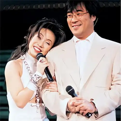回顾林忆莲李宗盛为她离婚陈辉虹等她20年今57岁却孤单一人