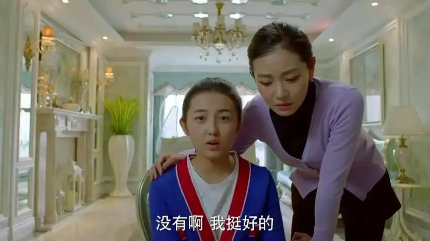 小别离朵朵新年跟爸妈视频无意间暴露自己骨折爸爸这下要惨