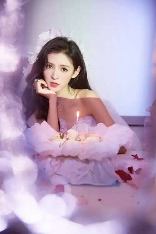 张予曦生日婚纱大片##张予曦花朵婚纱造型