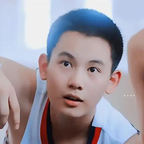 友友们速求幼崽胡先煦的表情包