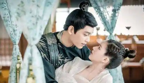 这部电视剧的主角是丁禹兮和赵露思,他们配合得非常默契.