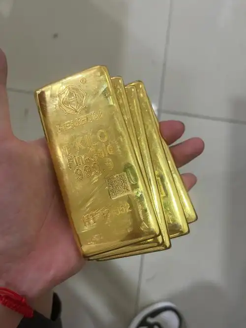 囤金首饰不如囤黄金版料一块40万的大金砖