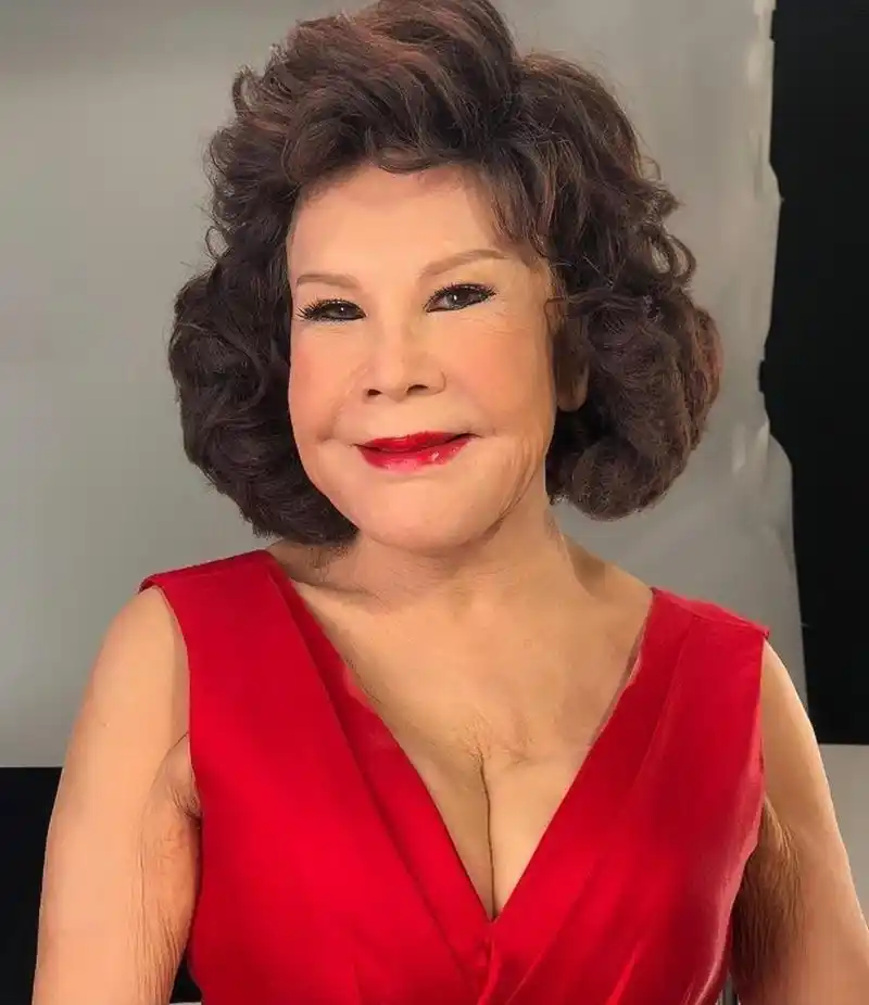 香港知名老戏骨黄夏蕙移民美国!整容失败,与丈夫结婚超过40年