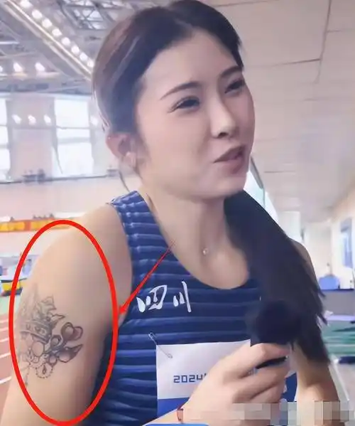露出纹身霸气十足!吴艳妮全国大奖赛决赛8秒11第一,力压夏思凝
