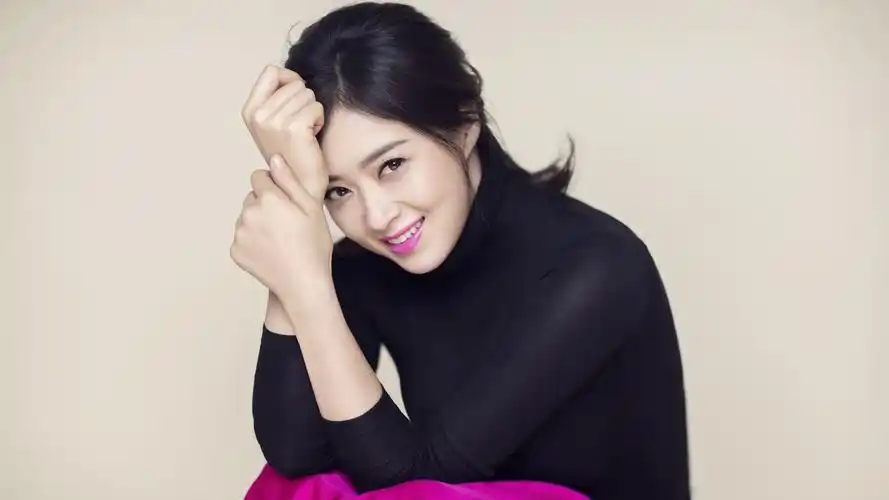 蒋欣演员气质美女明星明星风尚壁纸1