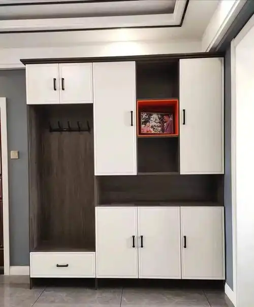 门口鞋柜(这样的进门鞋柜设计才好看)