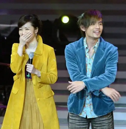 分手13年仍让昆凌惦记盗图周杰伦白月光侯佩岑有多美好