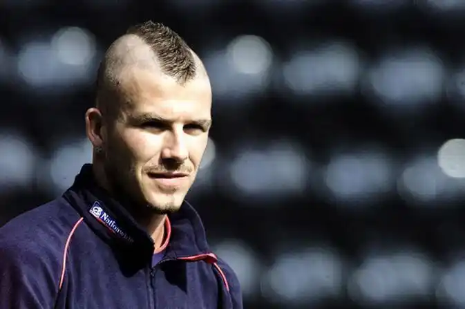 贝克汉姆也开始秃了