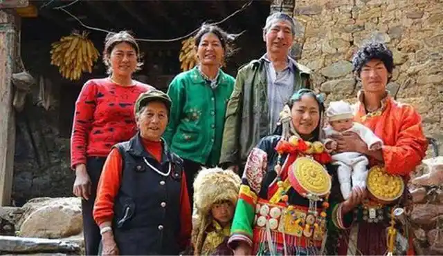 云南仅存"一夫多妻村",美得像世外桃源,当地年轻男性却想逃离