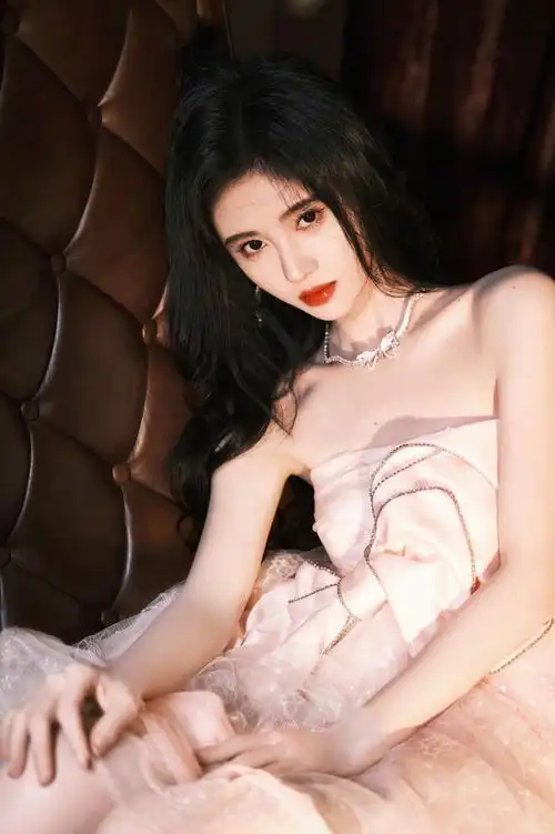 鞠婧祎年货节舞台造型大片 淡粉色公主裙的小鞠就是公主本人吧!