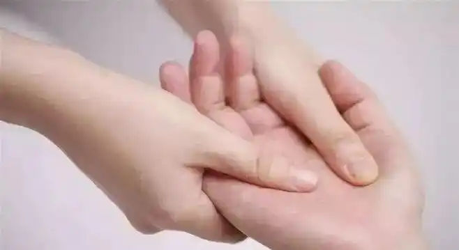 手掌按摩法按手掌治百病