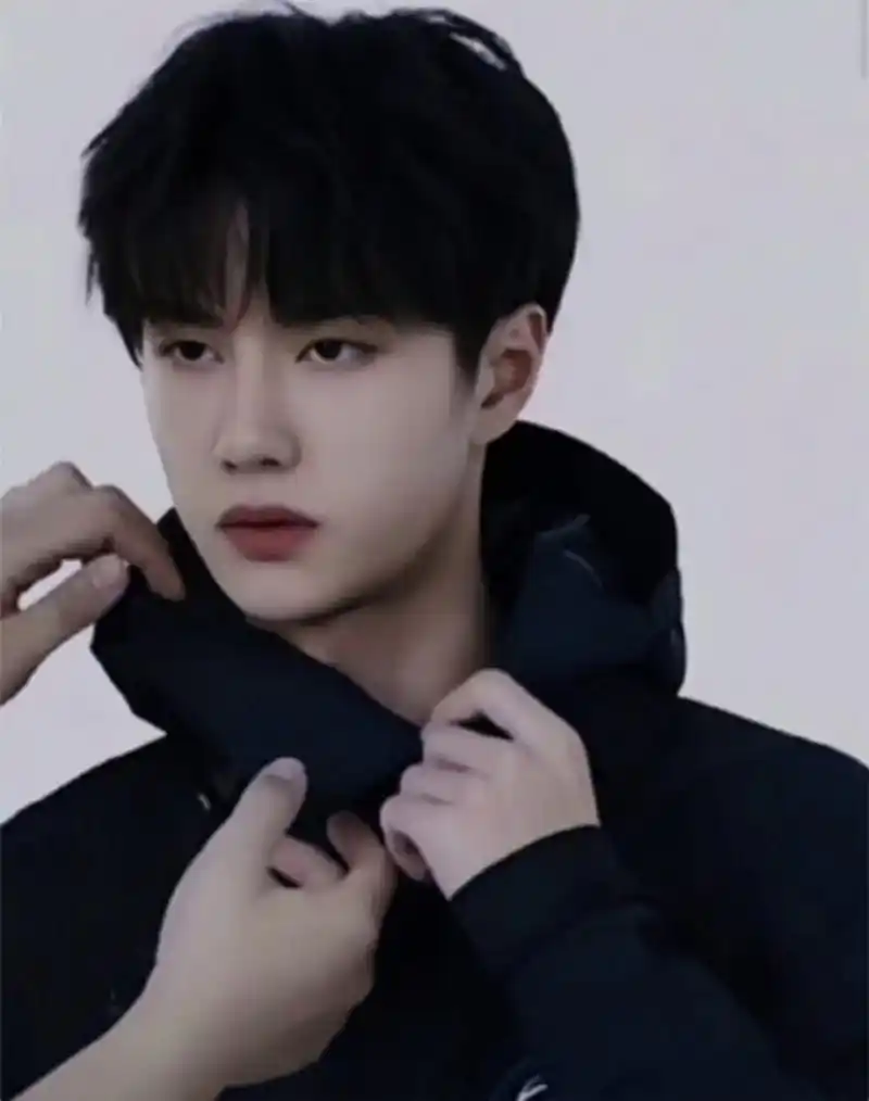 王一博 #神颜 #从漫画里走出来的男孩 #人间妄想王一博  - 抖音