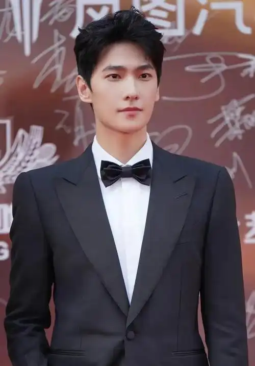 内娱男艺人颜值排名林更新18许凯15成毅第9刘学义第2谁能登顶