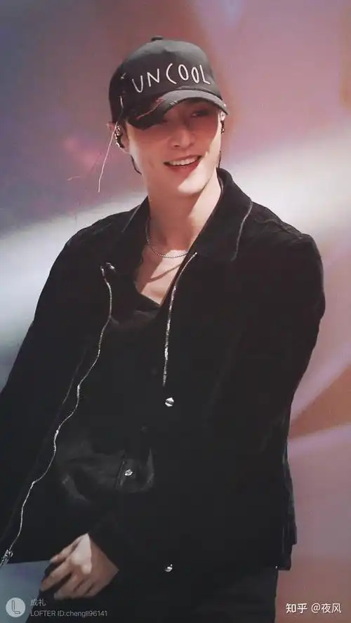 为什么张艺兴跳舞有时候要戴帽子