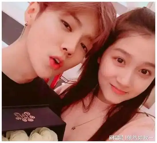 关晓彤为鹿晗庆生七载无间!对方回应充满深情,网友翘首期盼婚讯