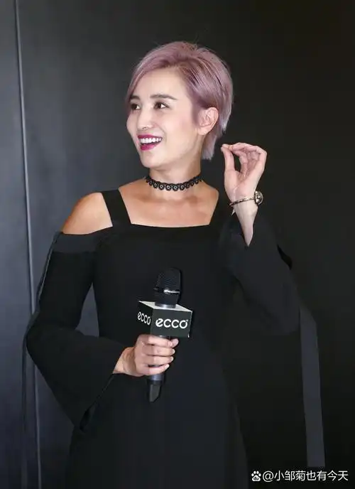 这短发真的是亮瞎双眼了呢,太好看了吧#宋佳