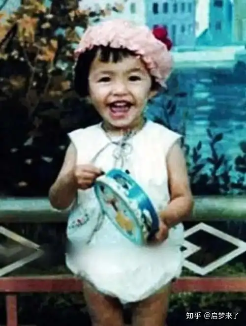 吴奇隆可爱,苏有朋呆萌,林更新搞笑,赵丽颖要哭,刘诗诗从小气质好!