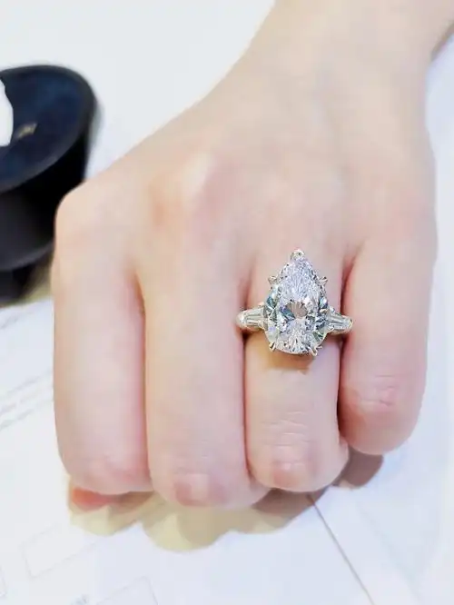 5克拉钻戒震撼广州客定水滴钻hwclassic