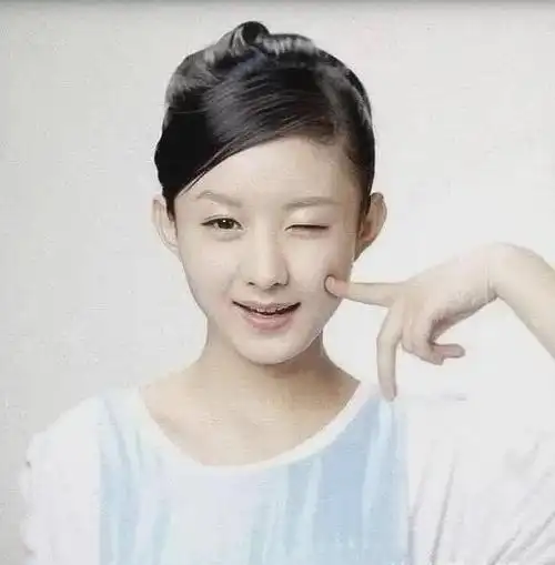 赵丽颖19岁广告片曝光,撞脸刘亦菲,远不如现在有气场