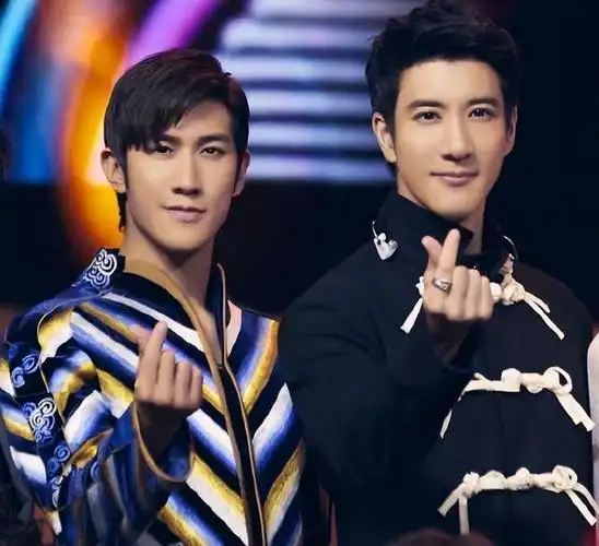 长得英俊帅气,却输在"个子矮"上,这8位男星的身高太不懂事了