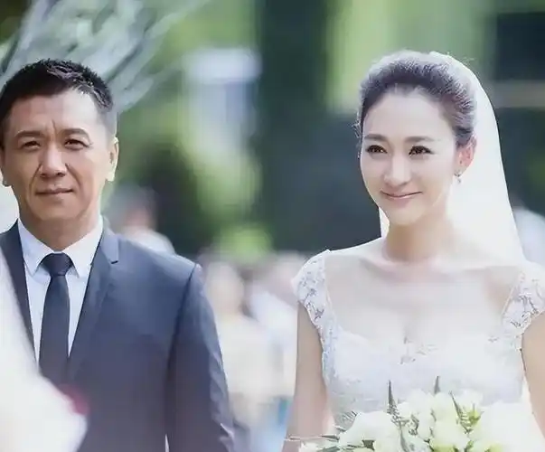 李小冉被富商折磨4年2次流产没想到男闺蜜砸下5亿甘愿接盘