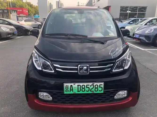 众泰新能源e200